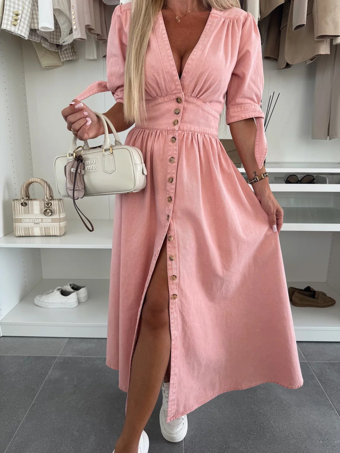 Mina Kleid – Eleganter Jeans-Look mit asymmetrischem Gürtel & geschnürten Ärmeln