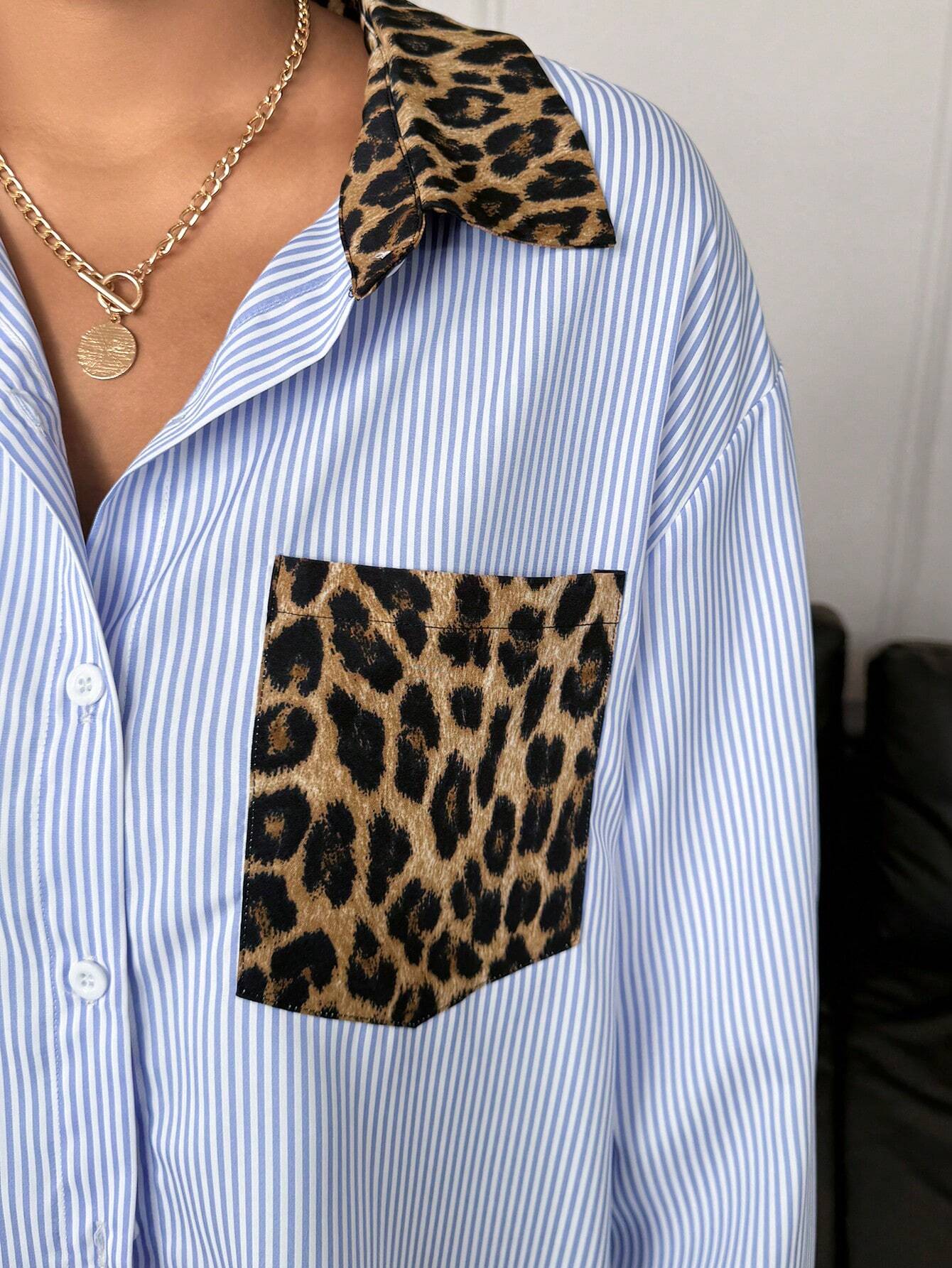 Leopardenprint Bluse mit Streifen – Lässiger Herbst-Look für jeden Tag